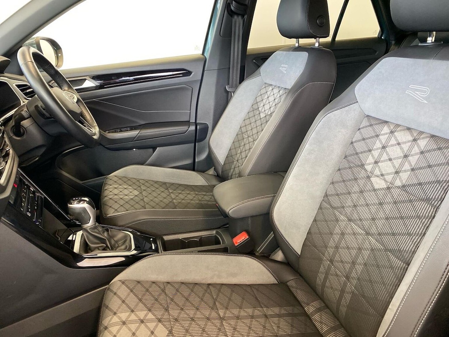 Used Volkswagen T-Roc 2024 for sale - 78039314: Photo 39