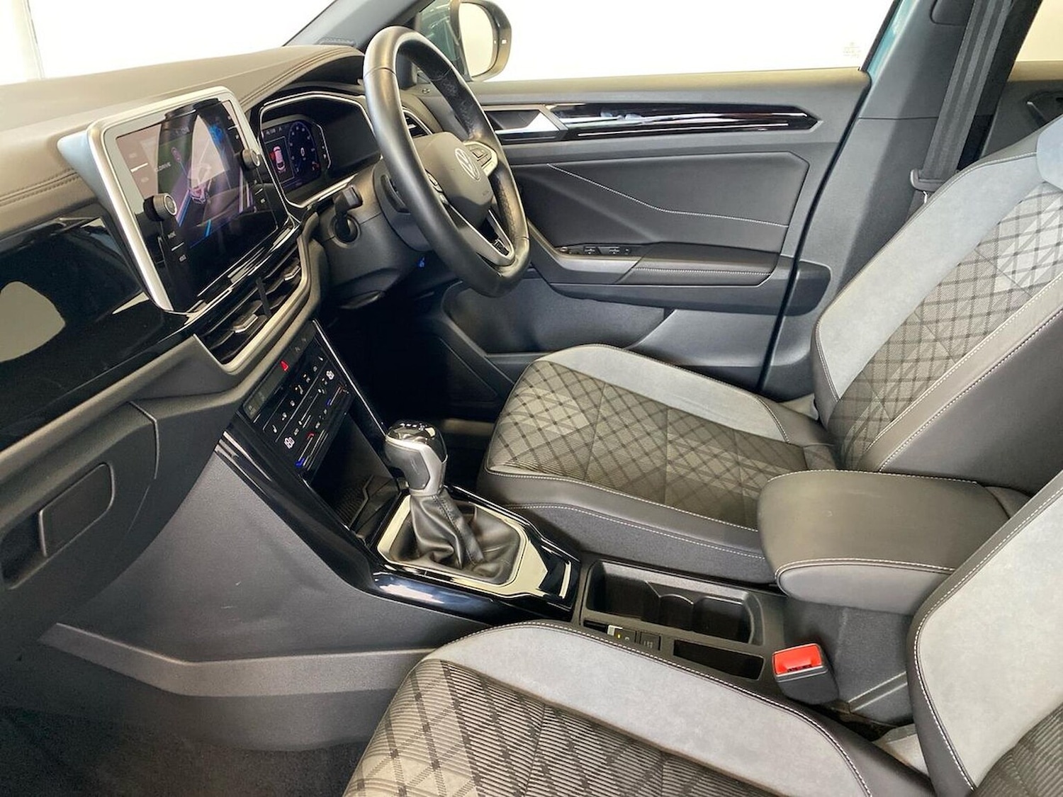 Used Volkswagen T-Roc 2024 for sale - 78039314: Photo 40