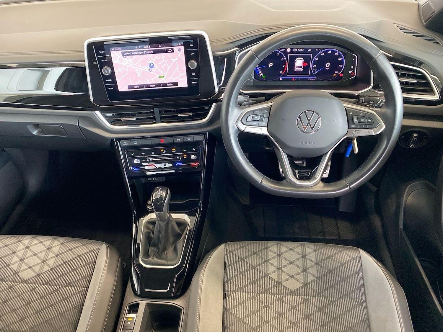 Used Volkswagen T-Roc 2024 for sale - 78039314: Photo 9