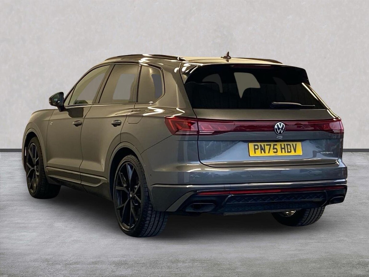 Used Volkswagen Touareg 2025 for sale - 78195320: Photo 2