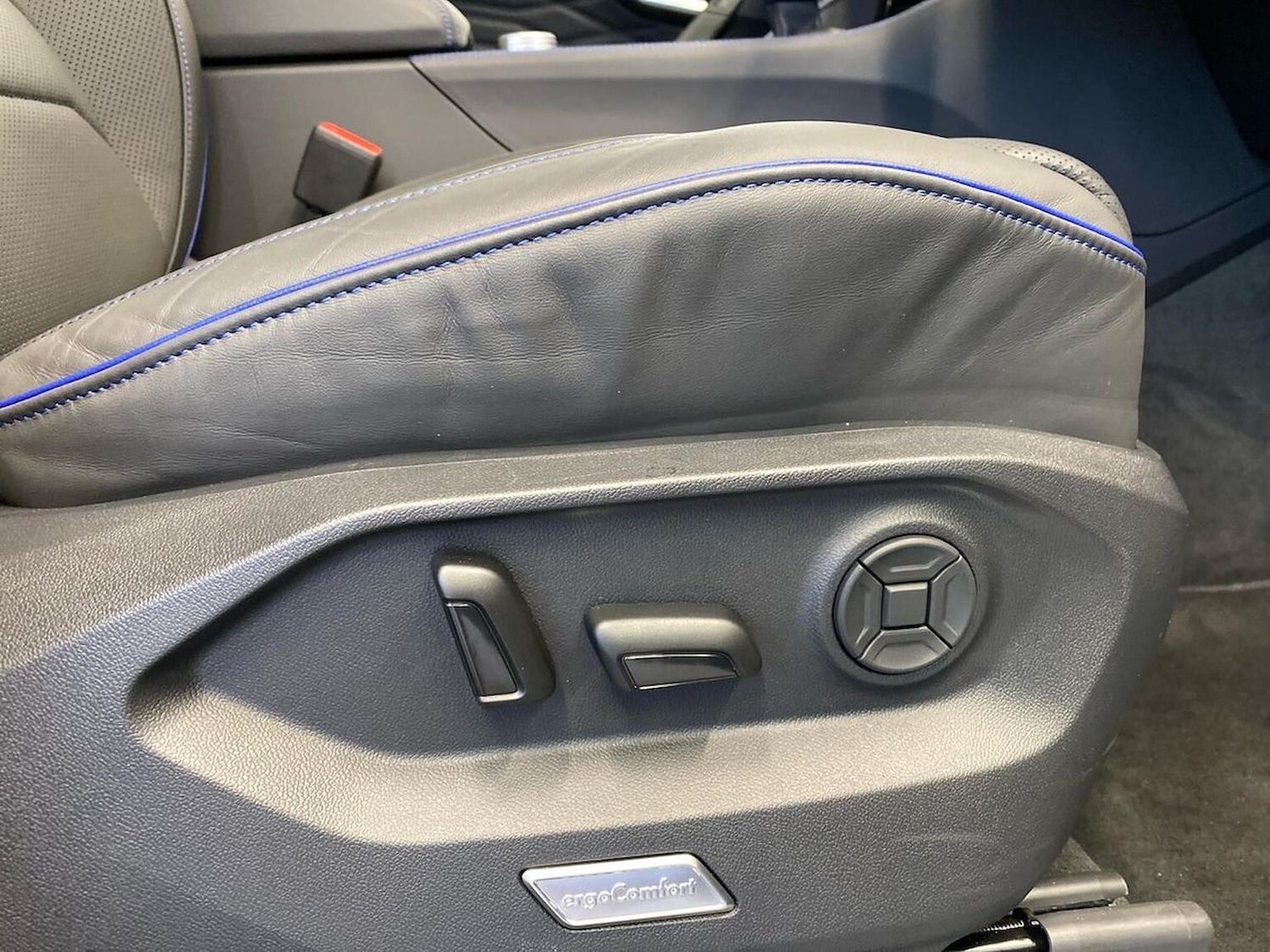 Used Volkswagen Touareg 2025 for sale - 78195320: Photo 30