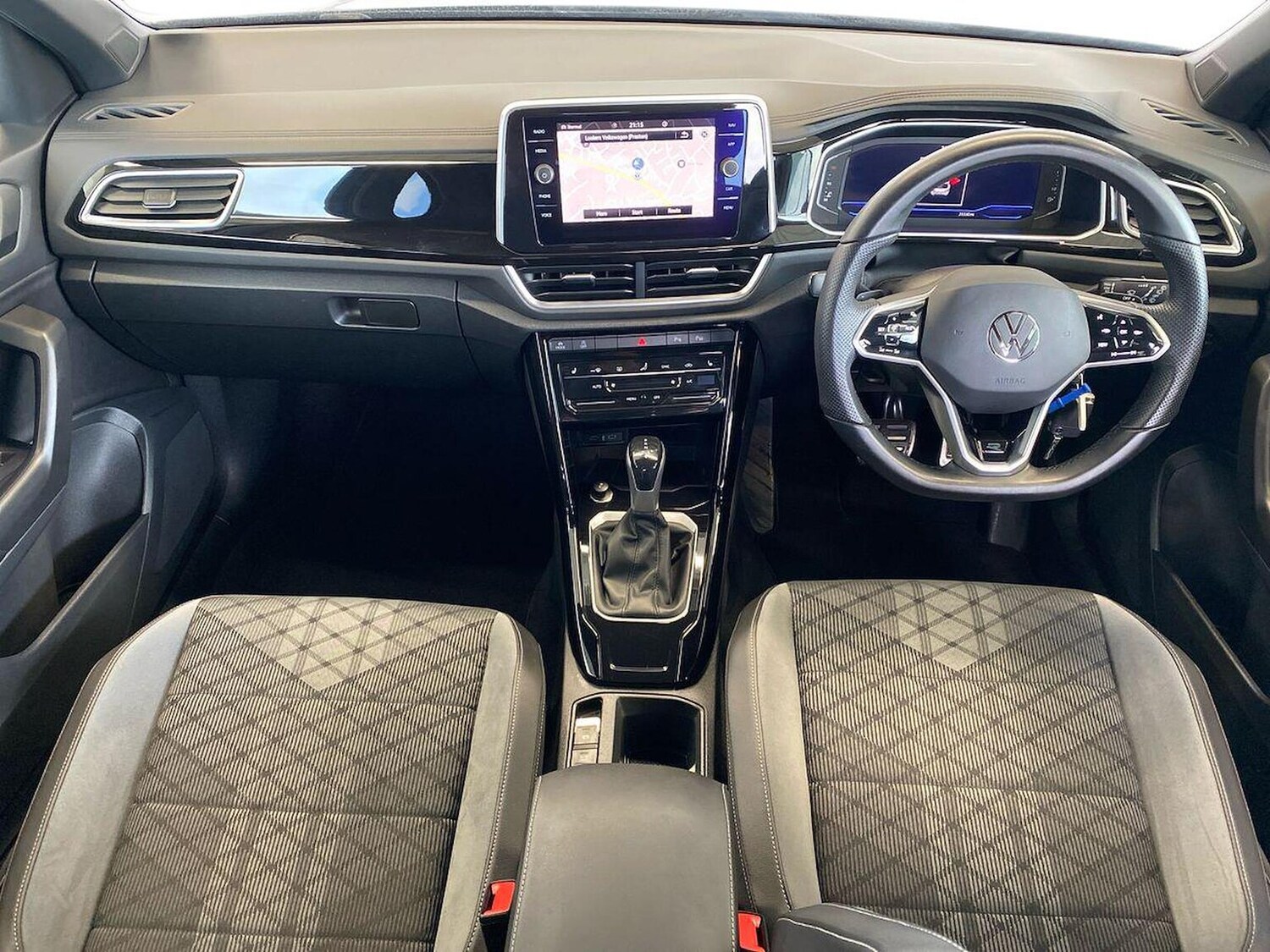 Used Volkswagen T-Roc 2022 for sale - 76102492: Photo 8