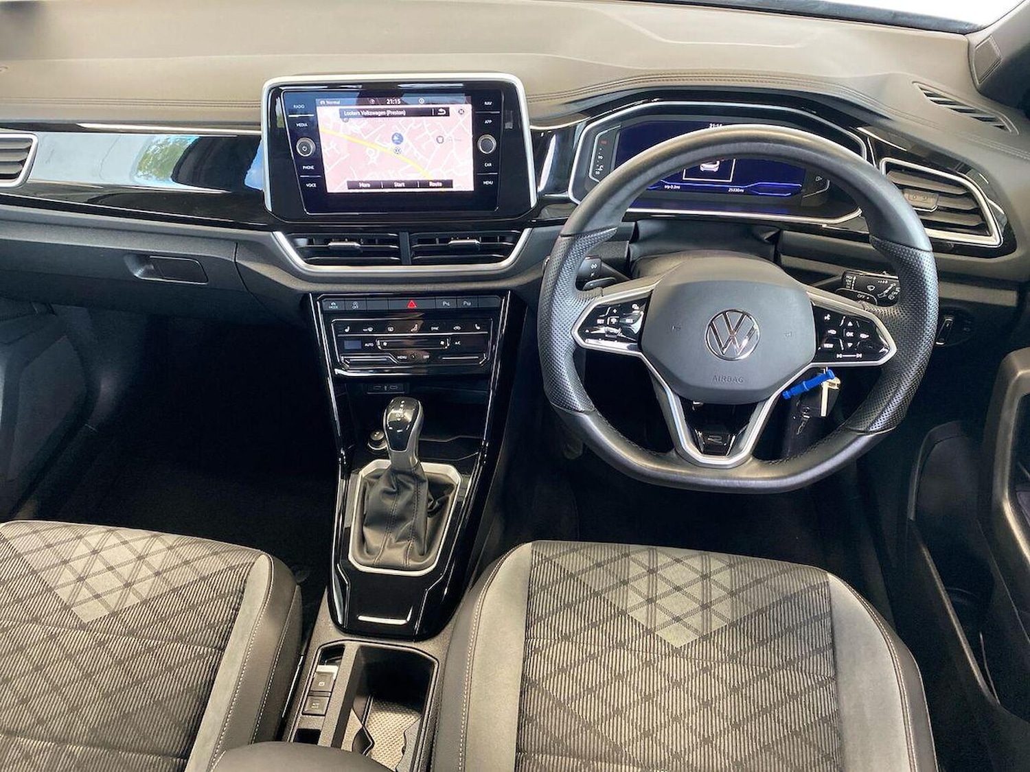 Used Volkswagen T-Roc 2022 for sale - 76102492: Photo 9