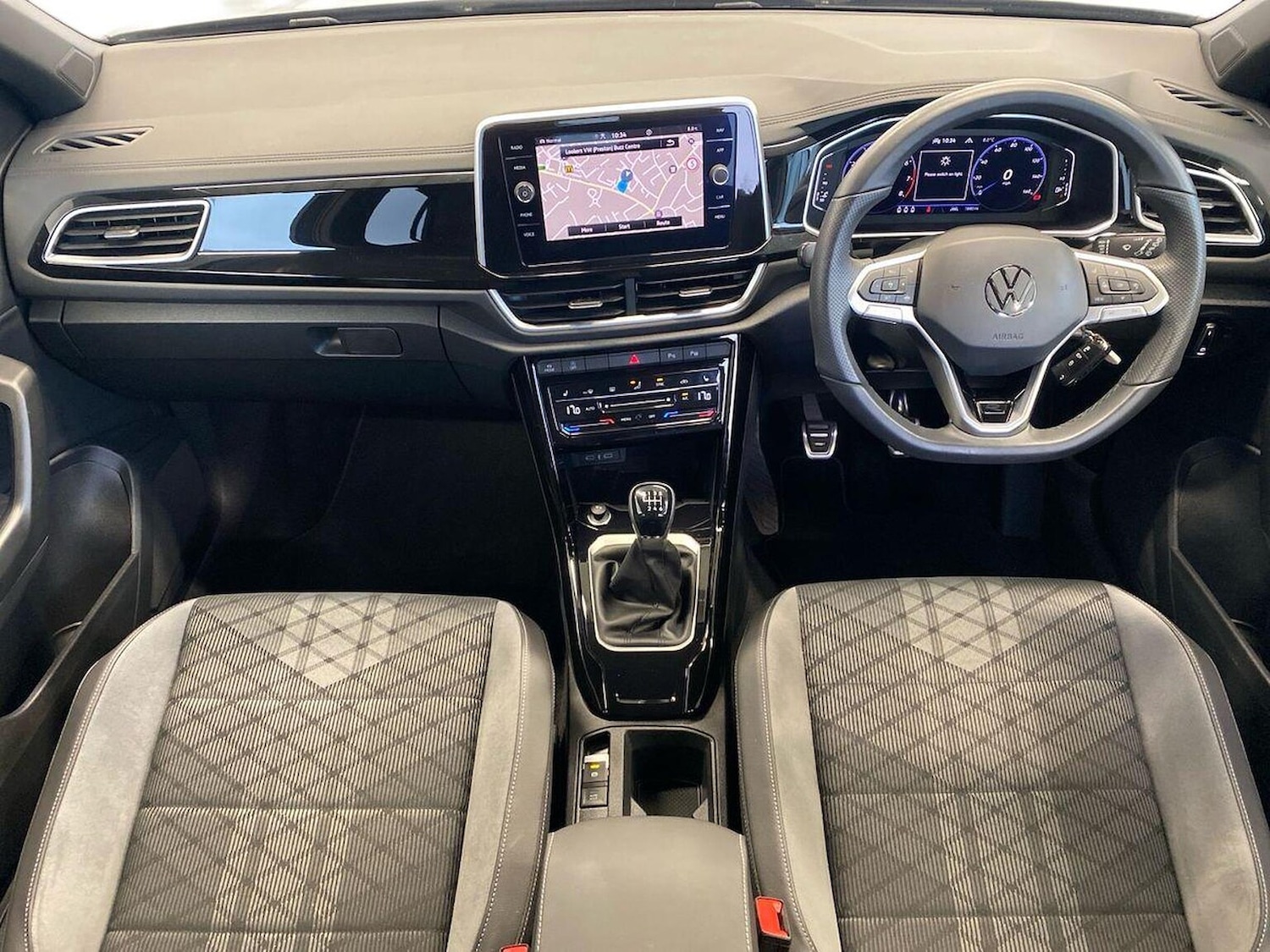 Used Volkswagen T-Roc 2024 for sale - 77056763: Photo 10