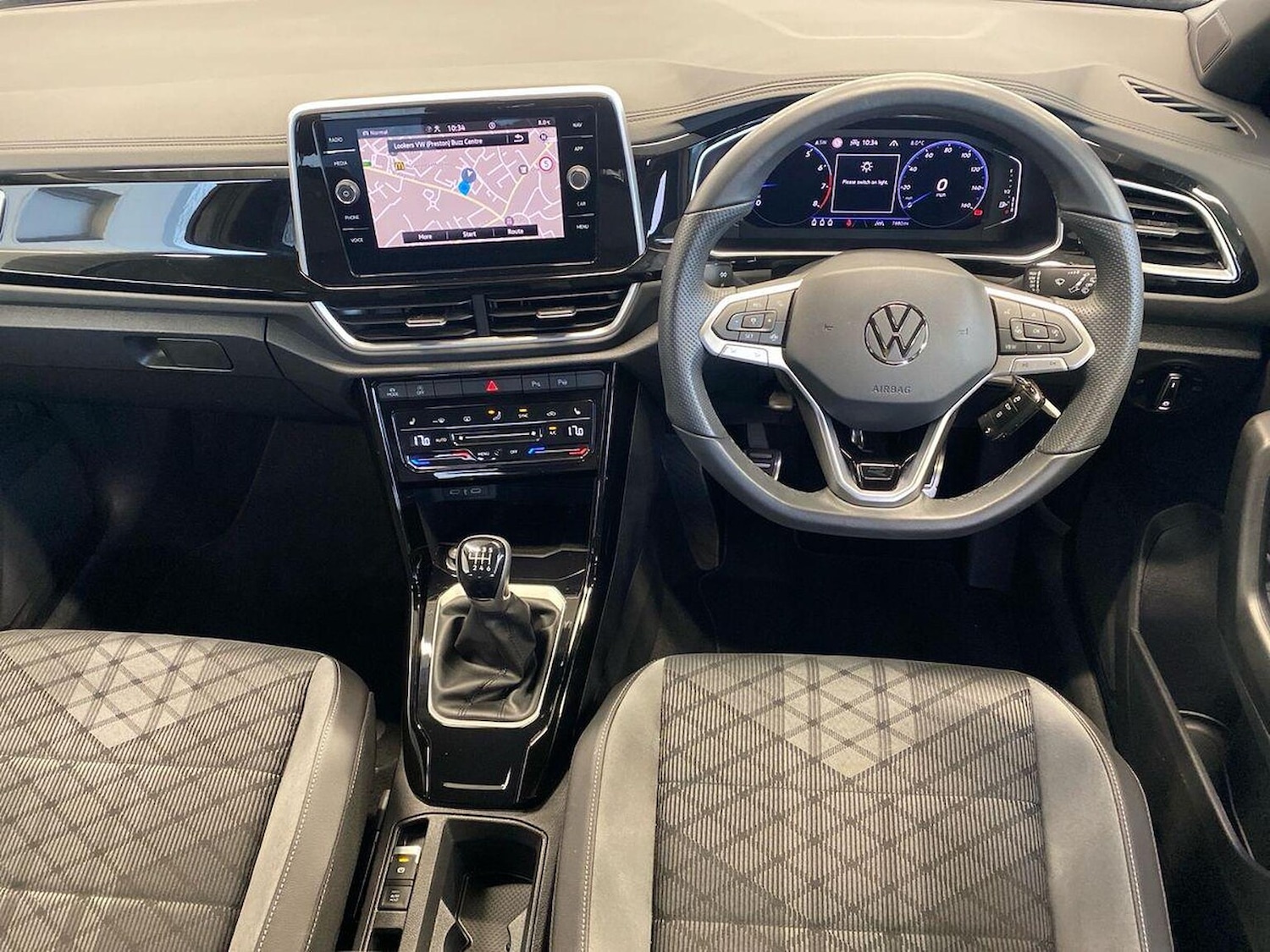 Used Volkswagen T-Roc 2024 for sale - 77056763: Photo 11