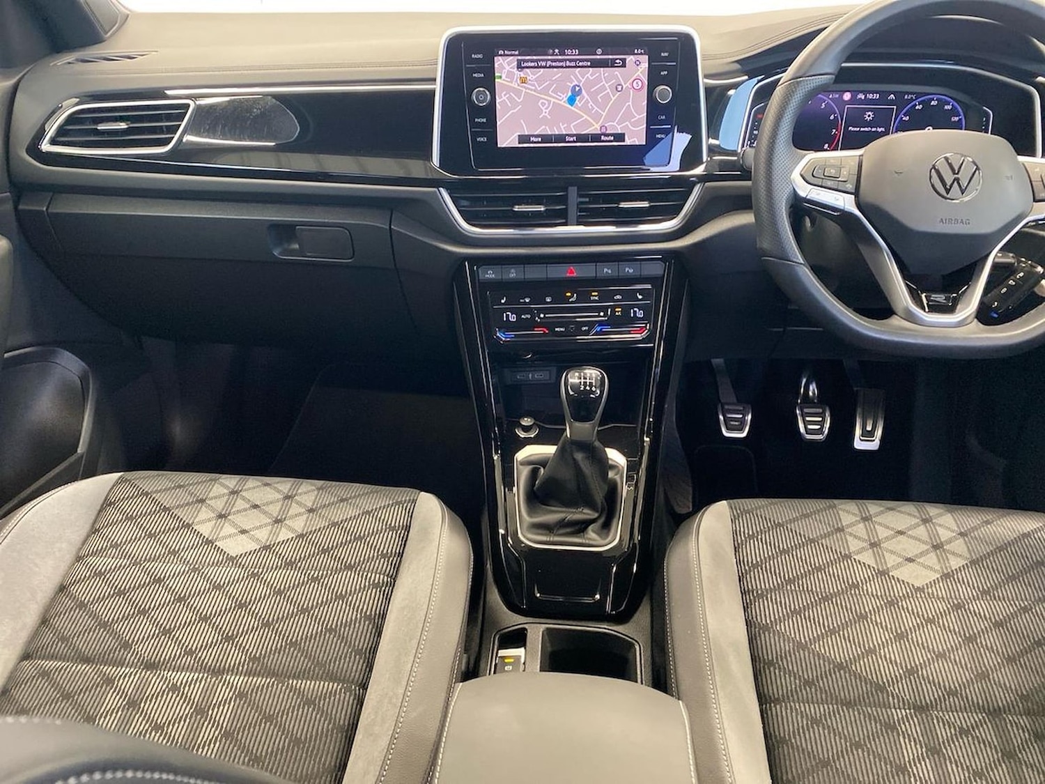 Used Volkswagen T-Roc 2024 for sale - 77056763: Photo 14