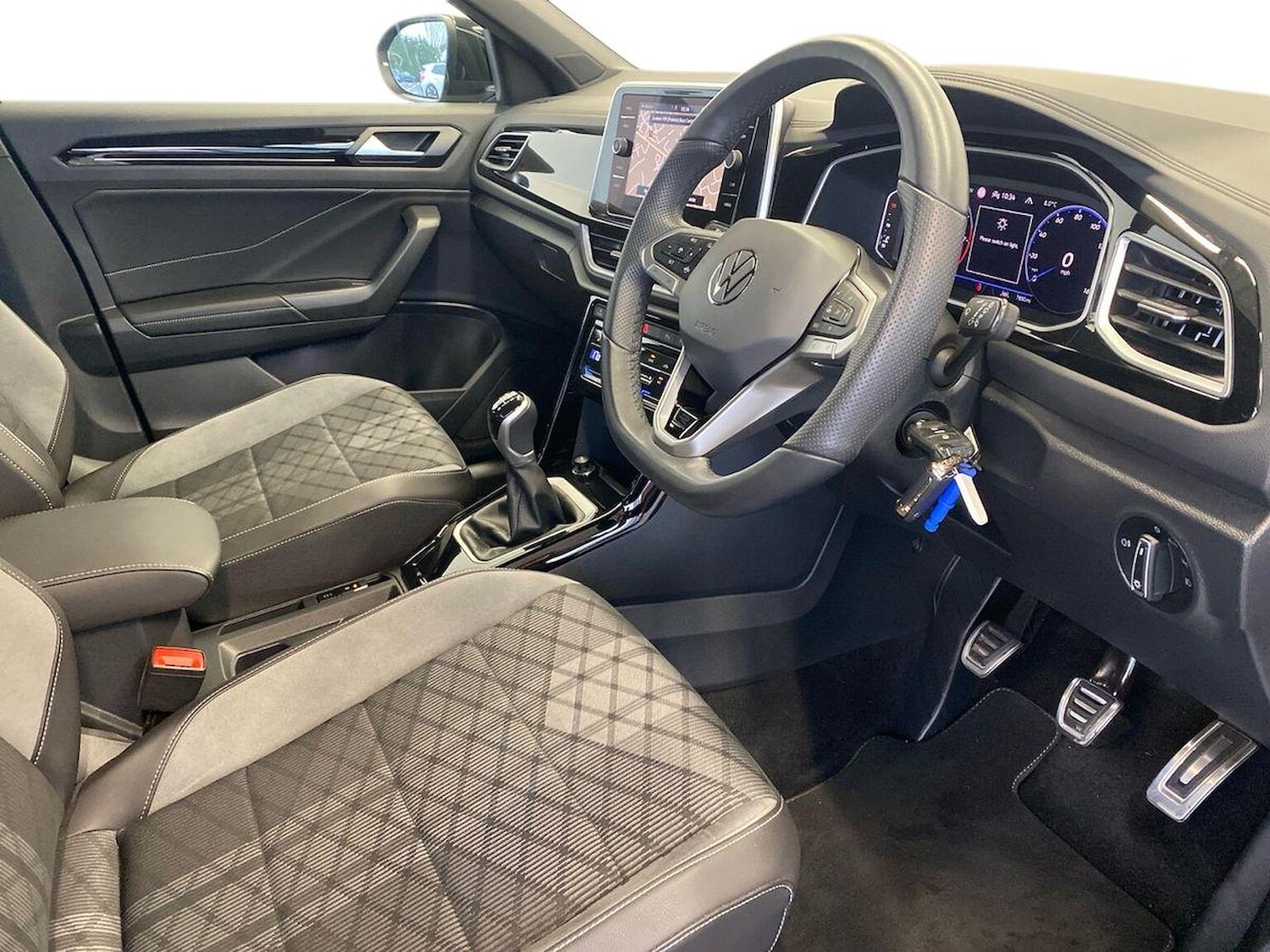 Used Volkswagen T-Roc 2024 for sale - 77056763: Photo 17