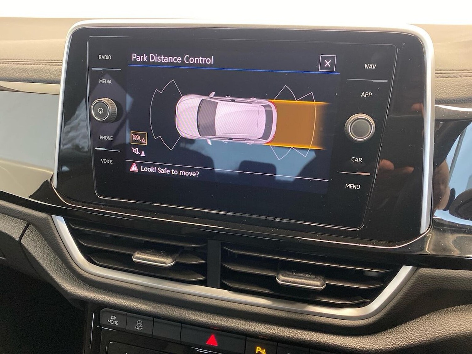 Used Volkswagen T-Roc 2024 for sale - 77056763: Photo 25