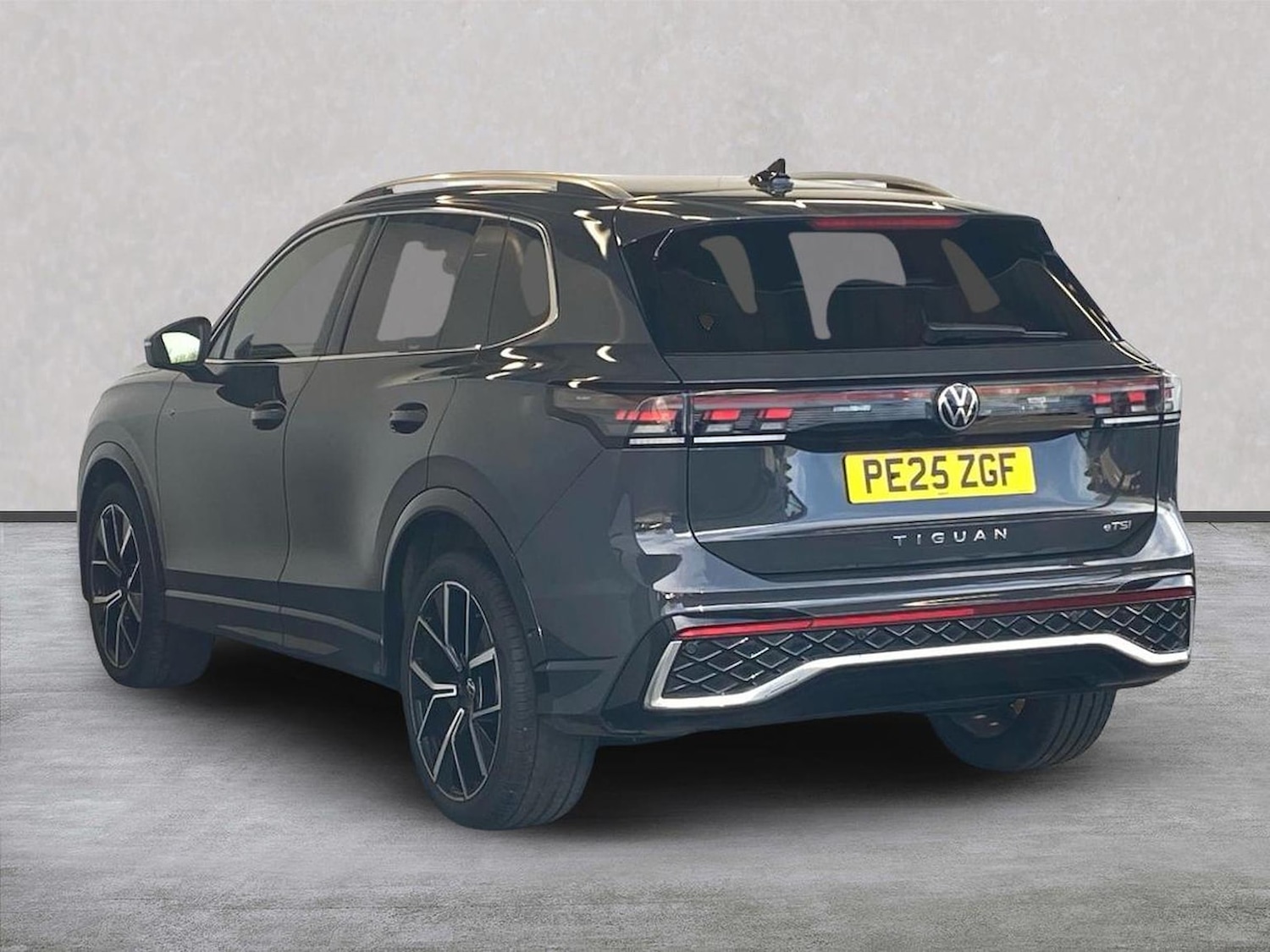 Used Volkswagen Tiguan 2025 for sale - 78195271: Photo 2