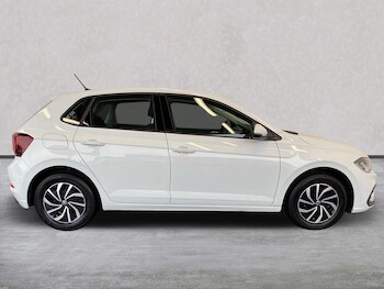 Used Volkswagen Polo 2024 for sale - 76144300: Photo 3