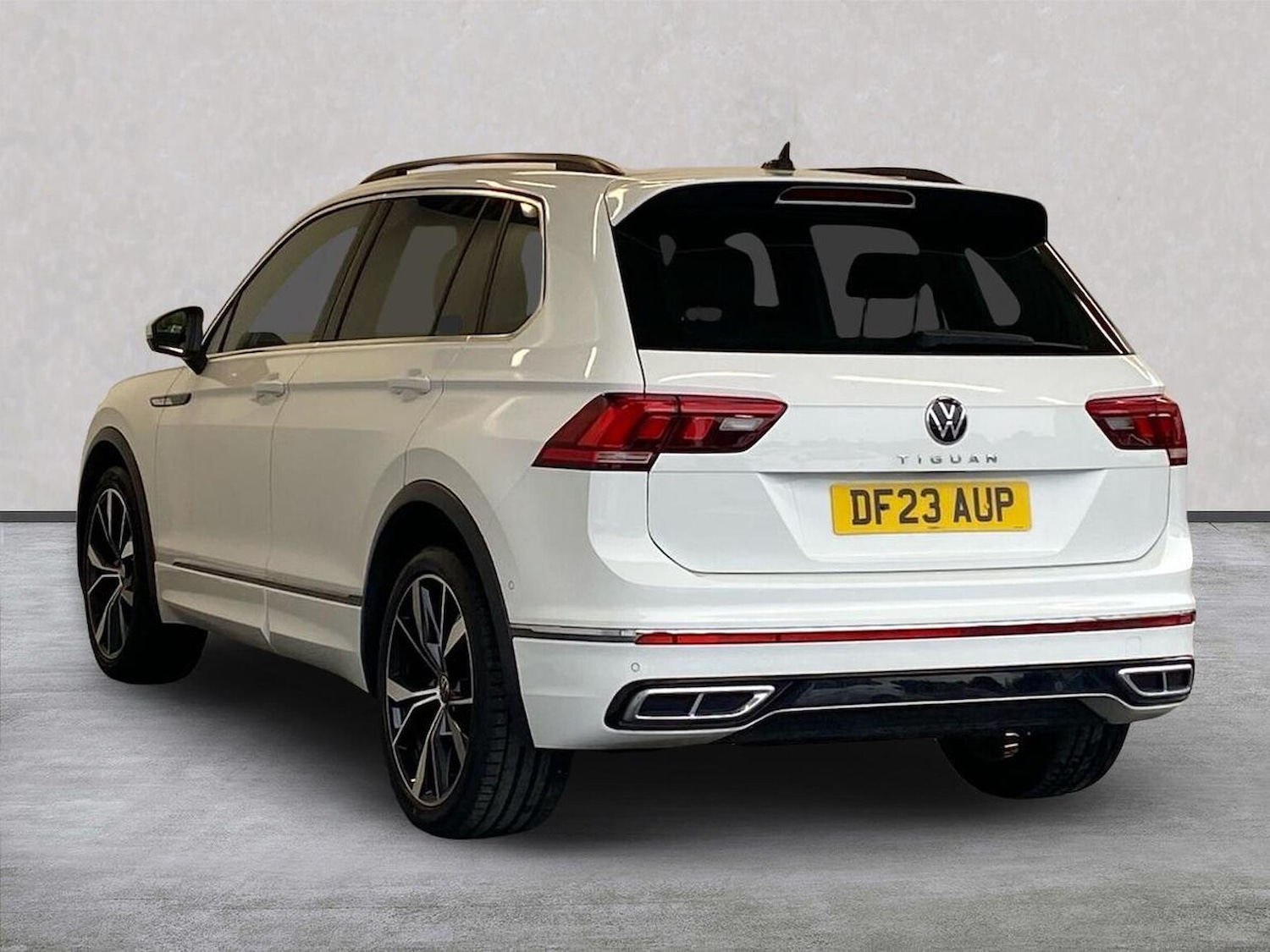 Used Volkswagen Tiguan 2023 for sale - 76324690: Photo 2