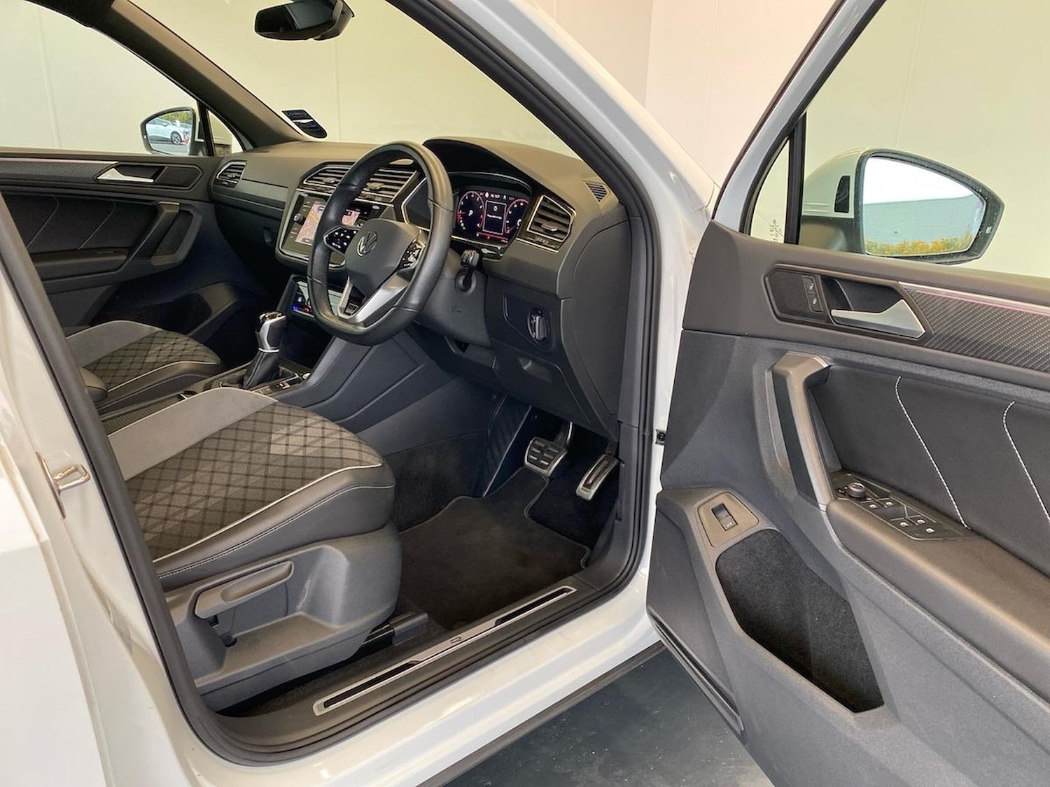 Used Volkswagen Tiguan 2023 for sale - 76324690: Photo 21