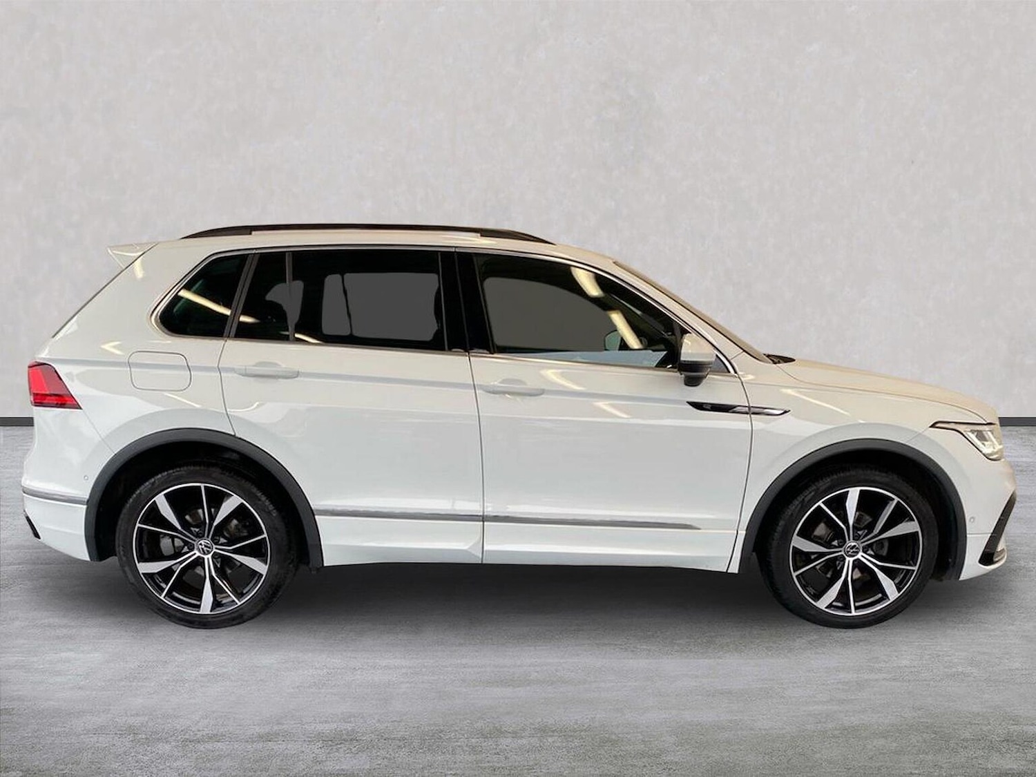 Used Volkswagen Tiguan 2023 for sale - 76324690: Photo 3