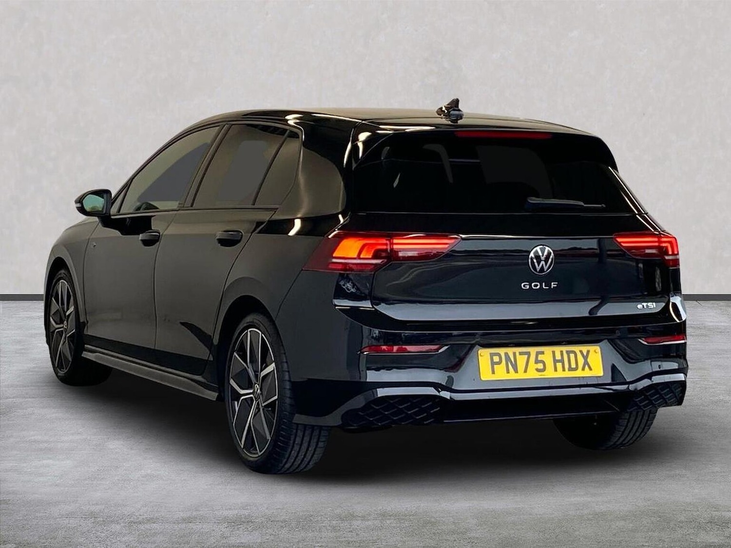 Used Volkswagen Golf 2025 for sale - 76177593: Photo 2