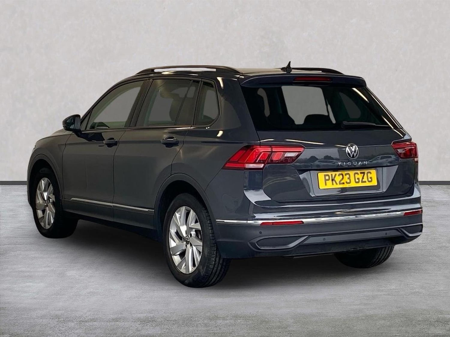 Used Volkswagen Tiguan 2023 for sale - 78194749: Photo 2