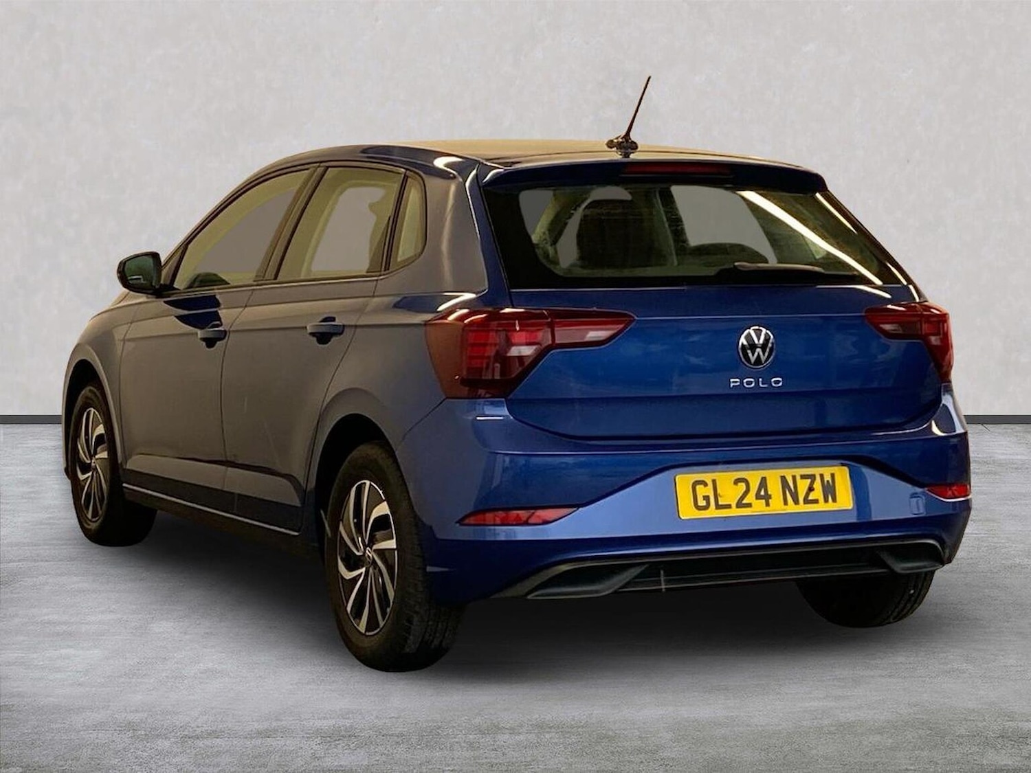 Used Volkswagen Polo 2024 for sale - 76979909: Photo 2