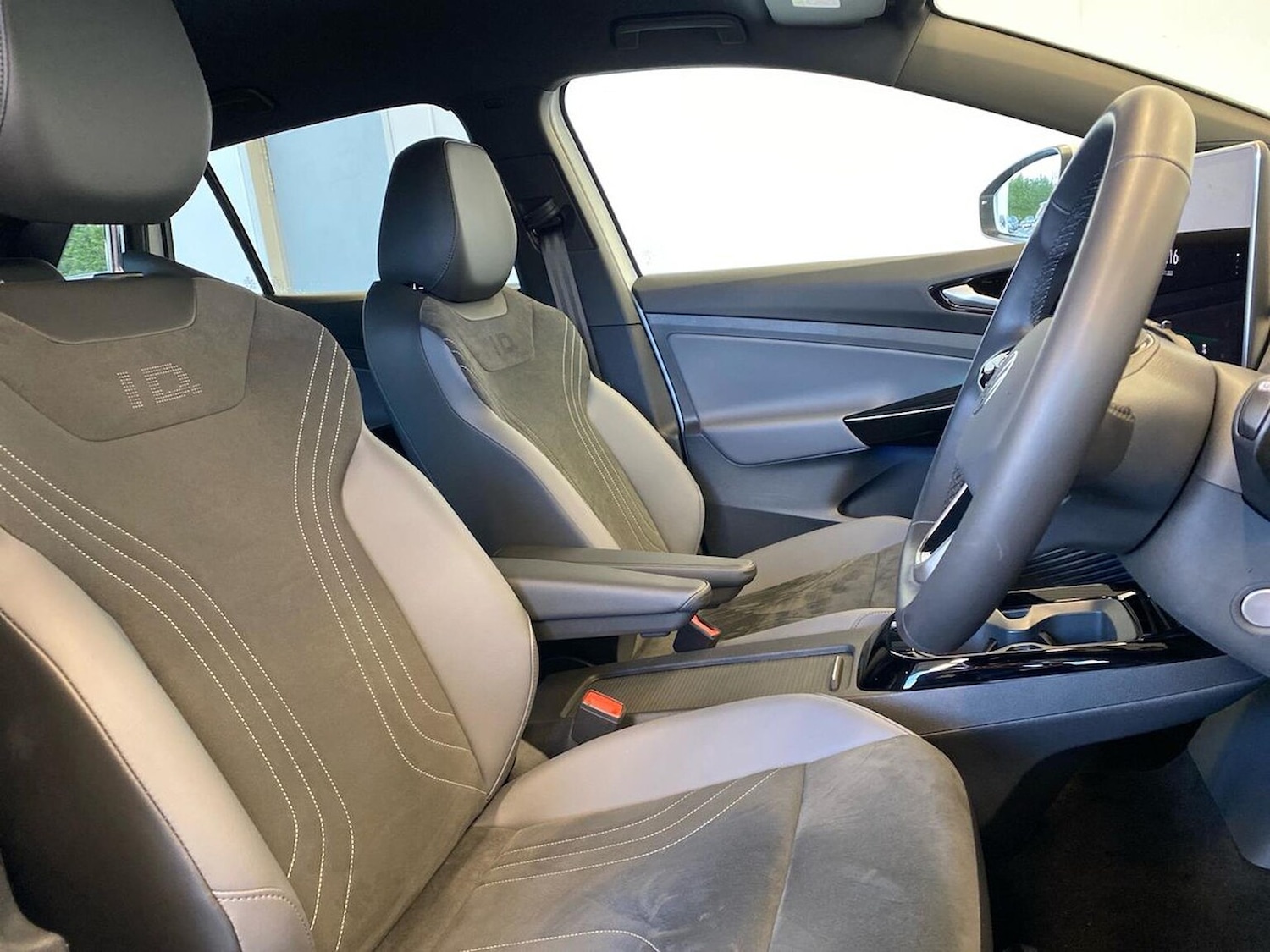 Used Volkswagen ID.4 2025 for sale - 76725904: Photo 32