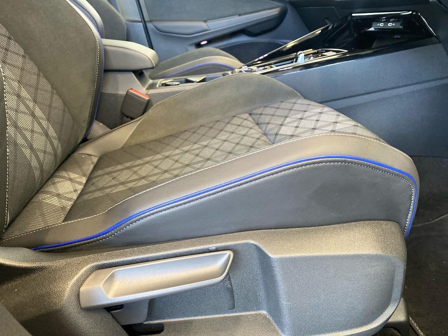 Used Volkswagen Golf 2025 for sale - 78176515: Photo 30