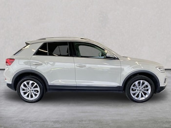 Used Volkswagen T-Roc 2023 for sale - 79423993: Photo