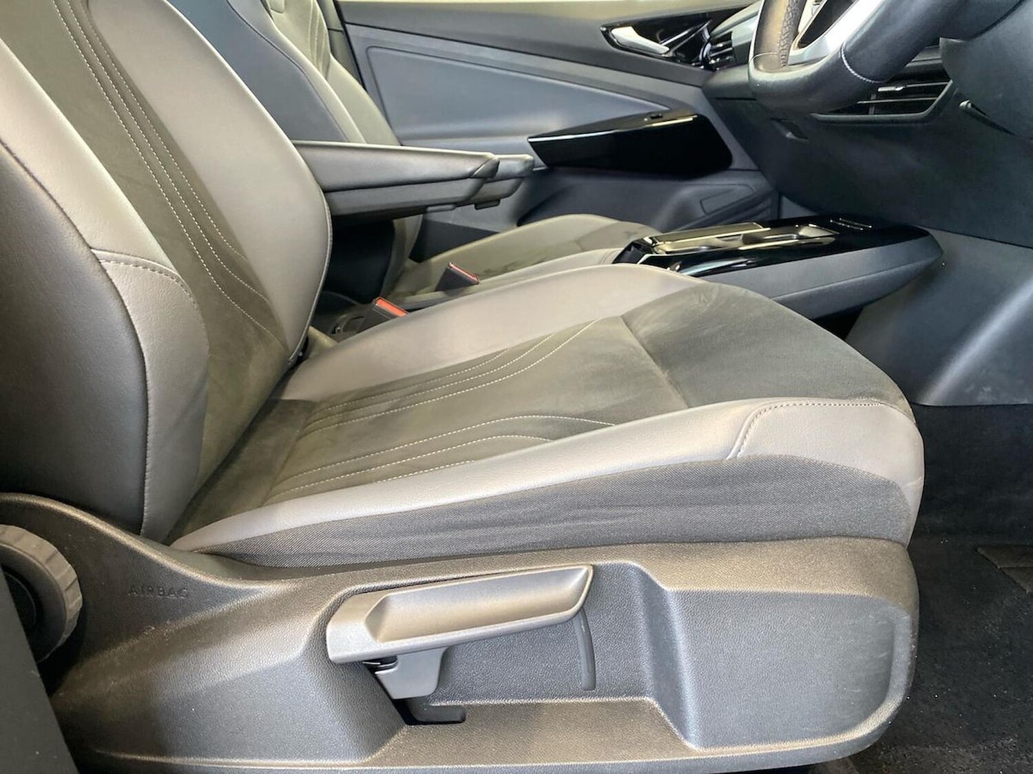 Used Volkswagen ID.4 2022 for sale - 76637721: Photo 30