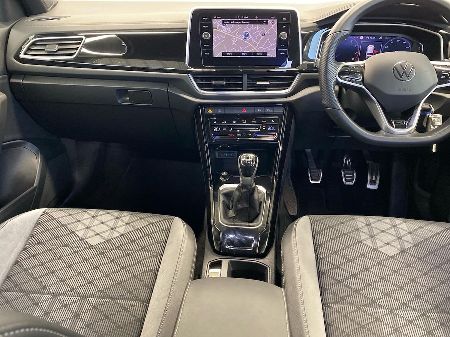 Used Volkswagen T-Roc 2022 for sale - 76794907: Photo 12