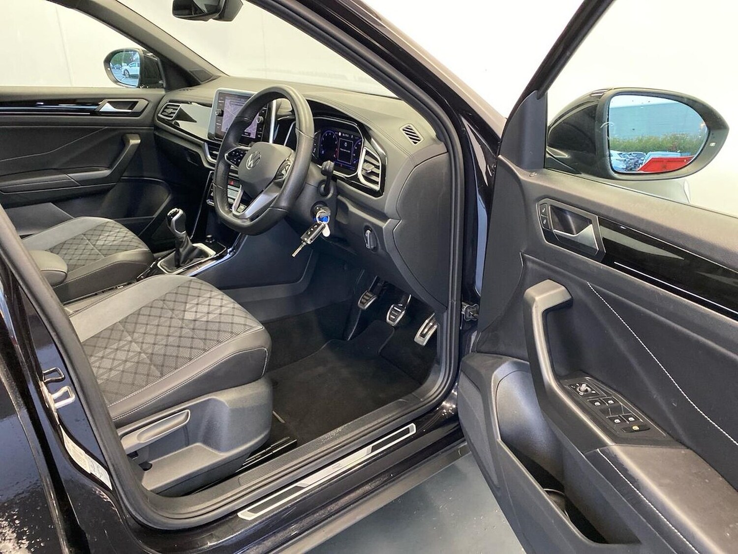 Used Volkswagen T-Roc 2022 for sale - 76794907: Photo 20