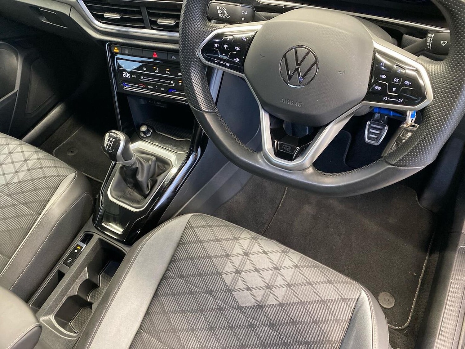 Used Volkswagen T-Roc 2022 for sale - 76794907: Photo 26