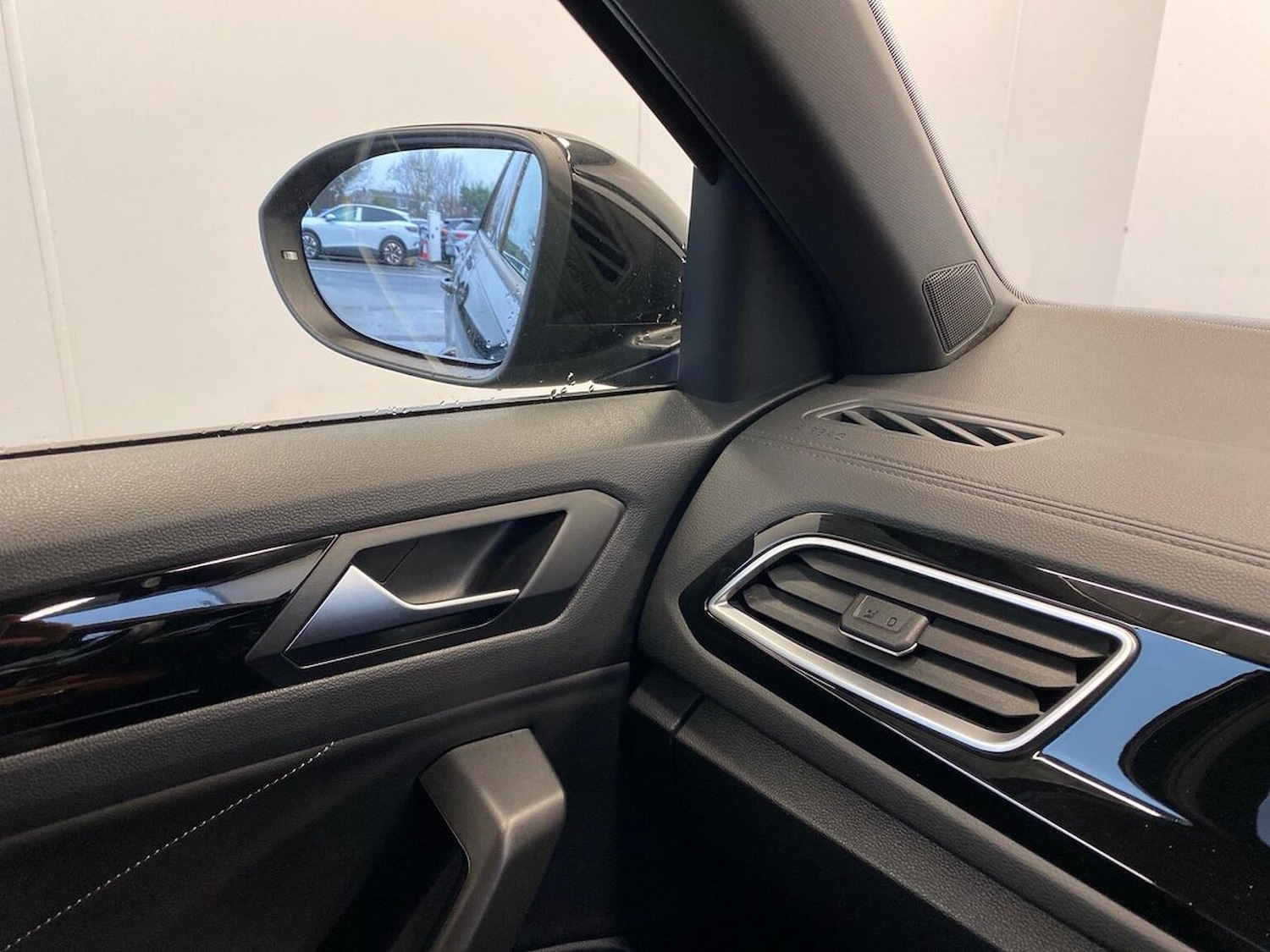 Used Volkswagen T-Roc 2022 for sale - 76794907: Photo 30