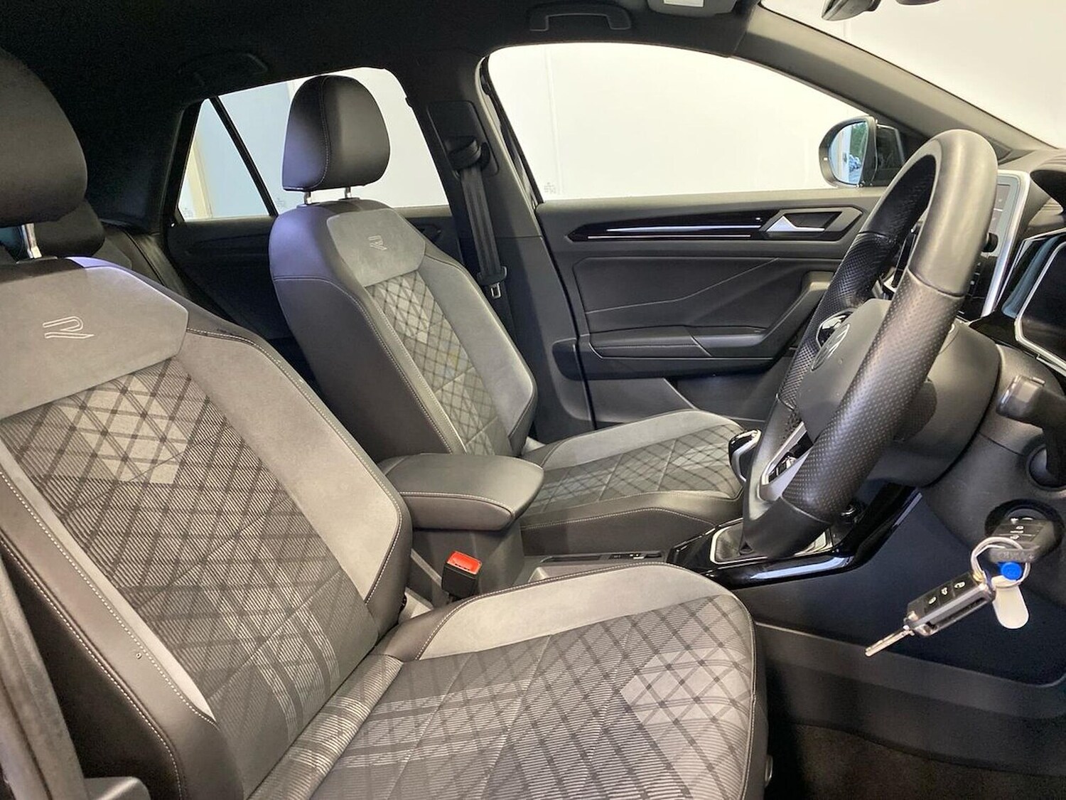 Used Volkswagen T-Roc 2022 for sale - 76794907: Photo 31