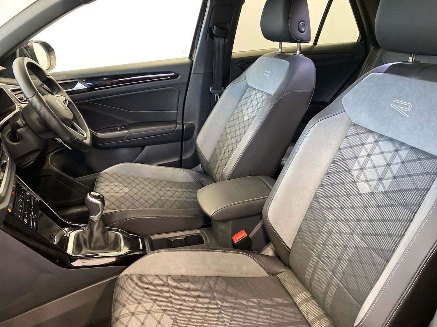 Used Volkswagen T-Roc 2022 for sale - 76794907: Photo 39