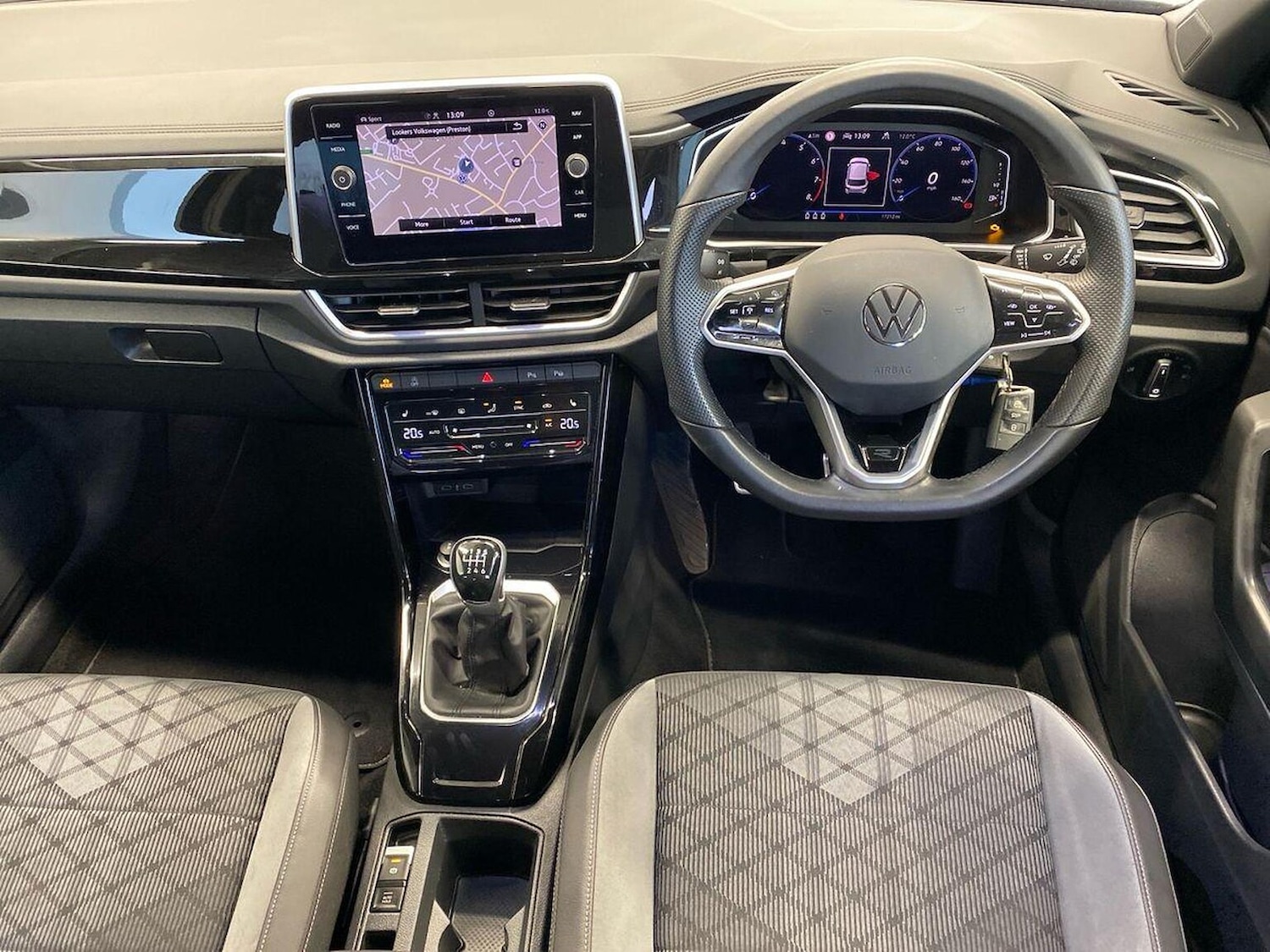 Used Volkswagen T-Roc 2022 for sale - 76794907: Photo 9