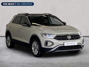 Used Volkswagen T-Roc 2023 for sale - 78238042: Photo
