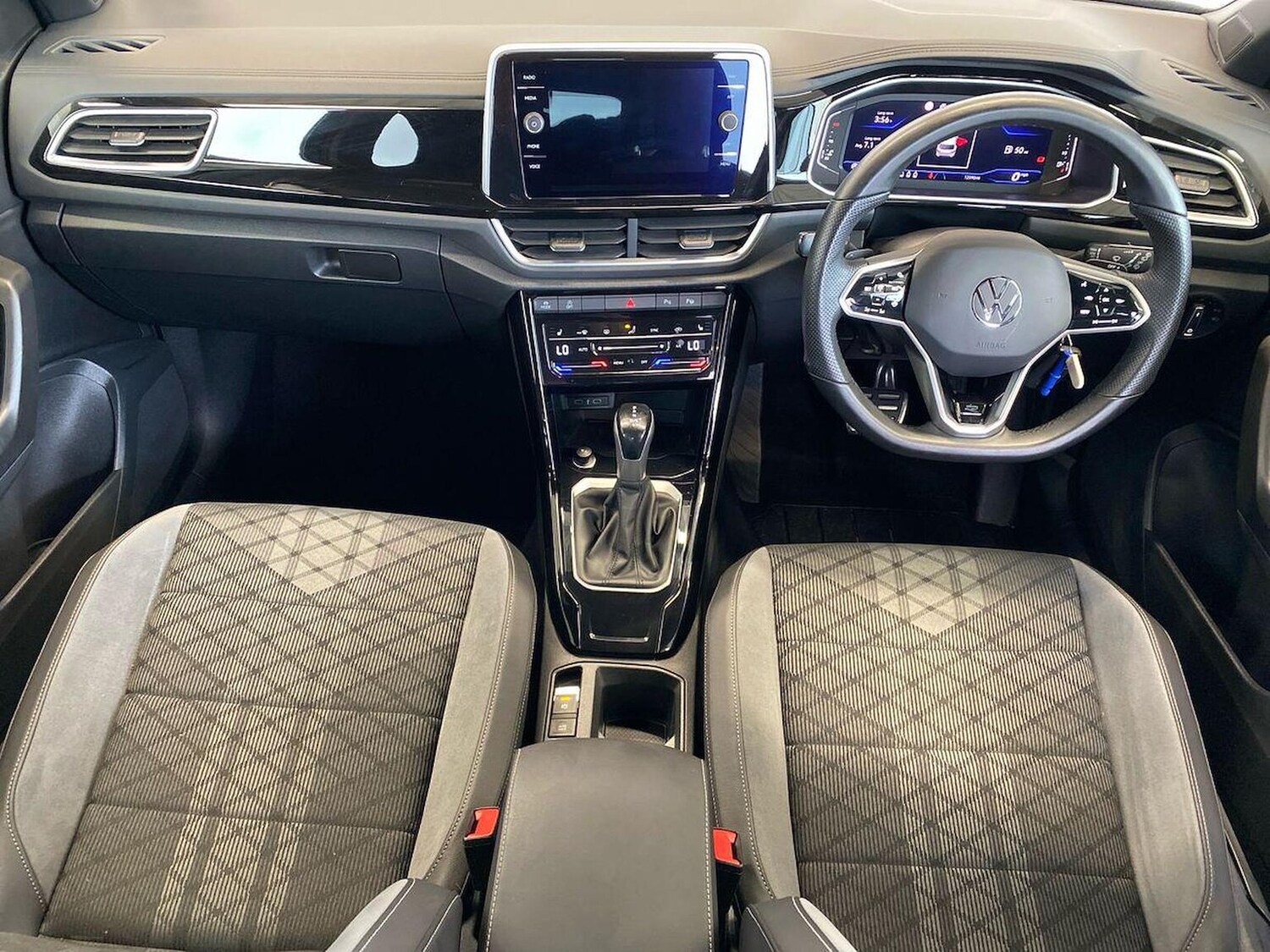 Used Volkswagen T-Roc 2022 for sale - 76064407: Photo 8