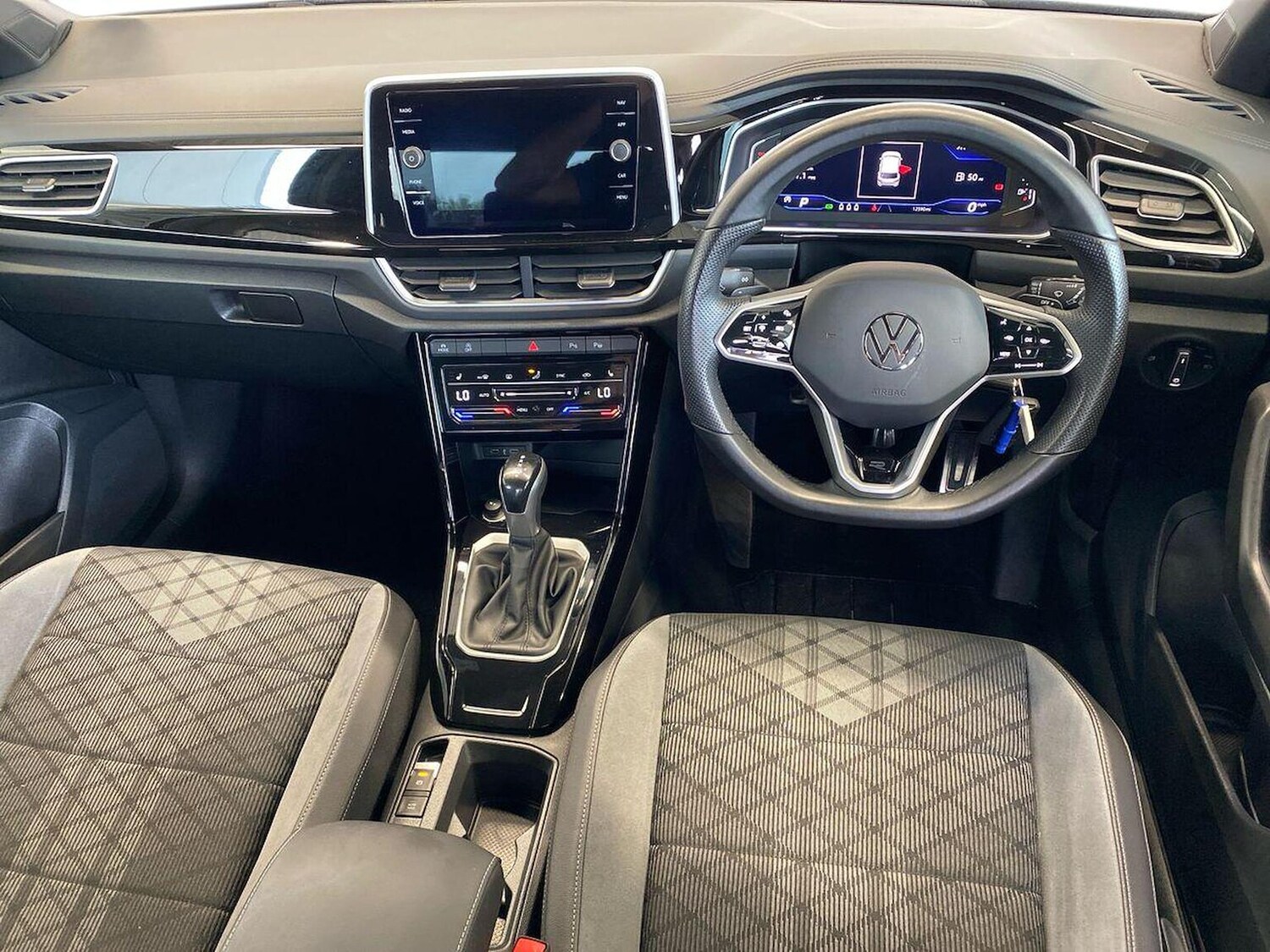 Used Volkswagen T-Roc 2022 for sale - 76064407: Photo 9