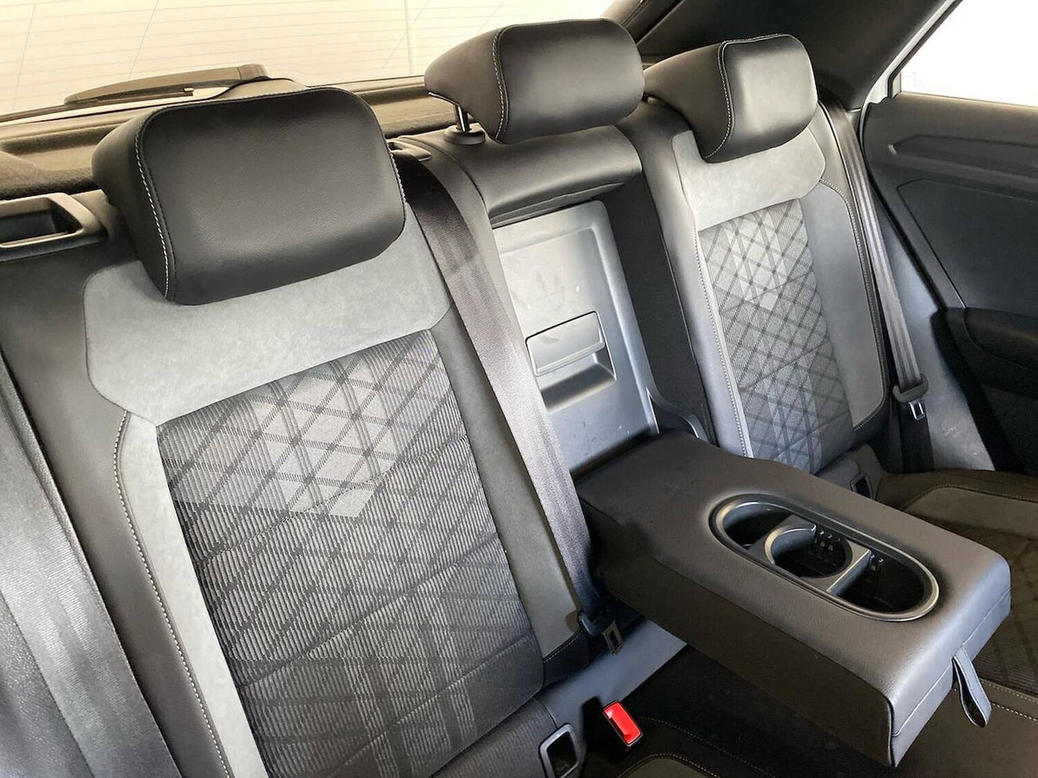 Used Volkswagen T-Roc 2022 for sale - 75994950: Photo 16
