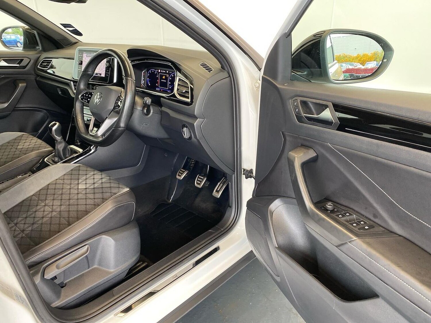 Used Volkswagen T-Roc 2022 for sale - 75994950: Photo 21