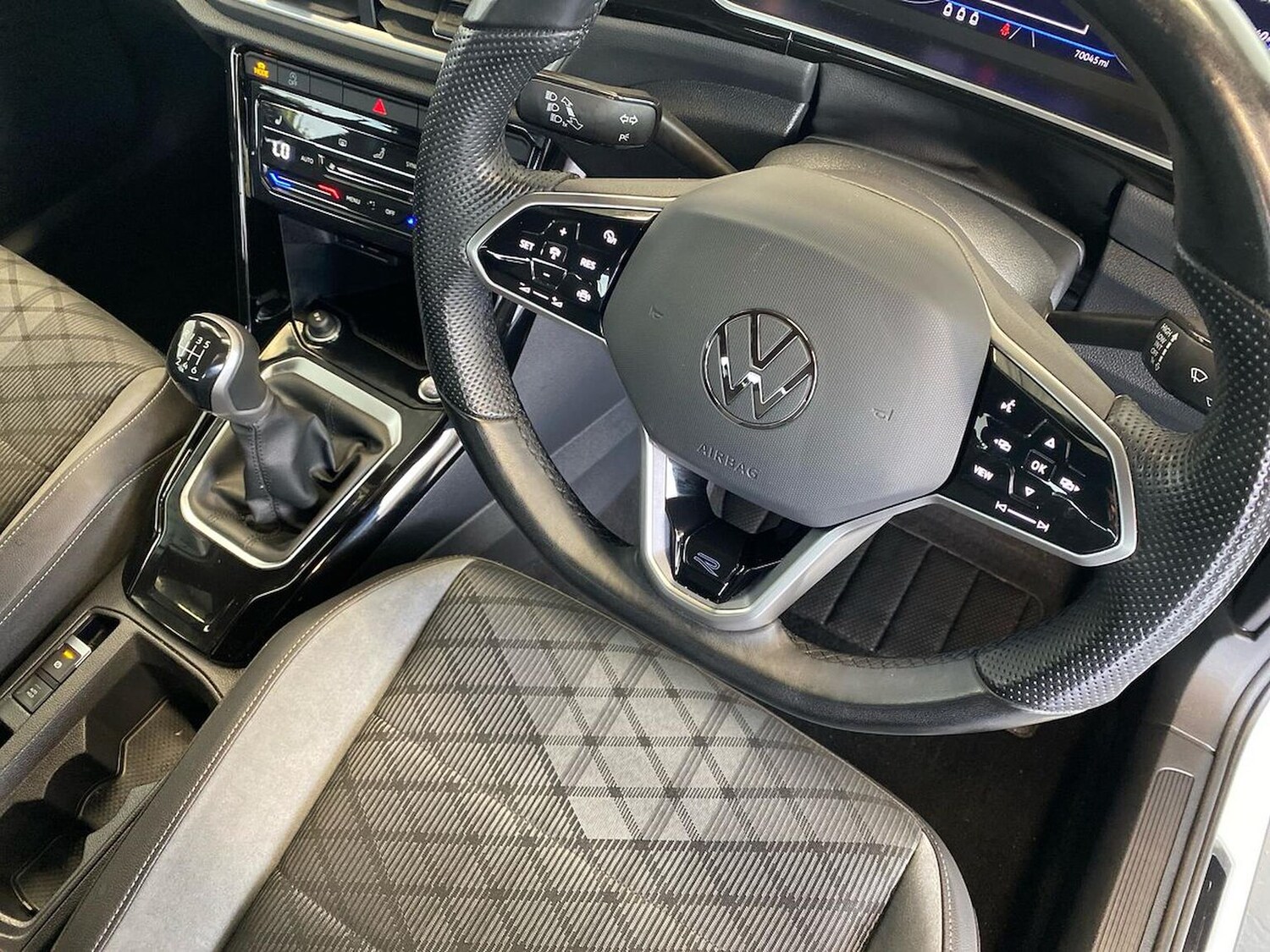 Used Volkswagen T-Roc 2022 for sale - 75994950: Photo 27
