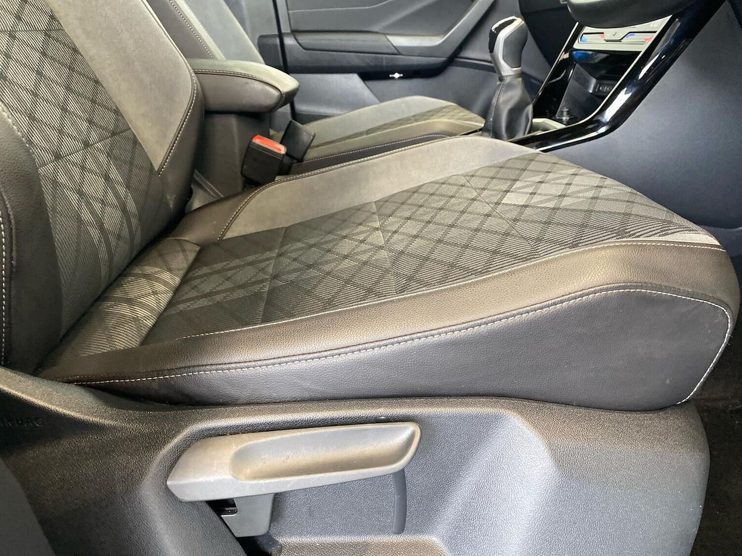 Used Volkswagen T-Roc 2022 for sale - 75994950: Photo 30