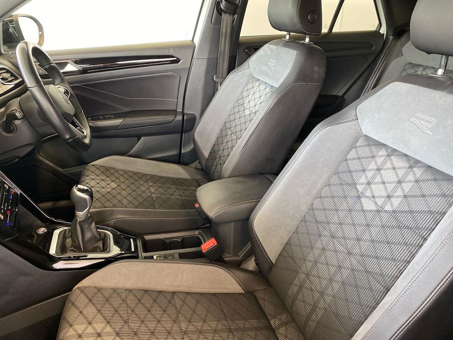 Used Volkswagen T-Roc 2022 for sale - 75994950: Photo 39