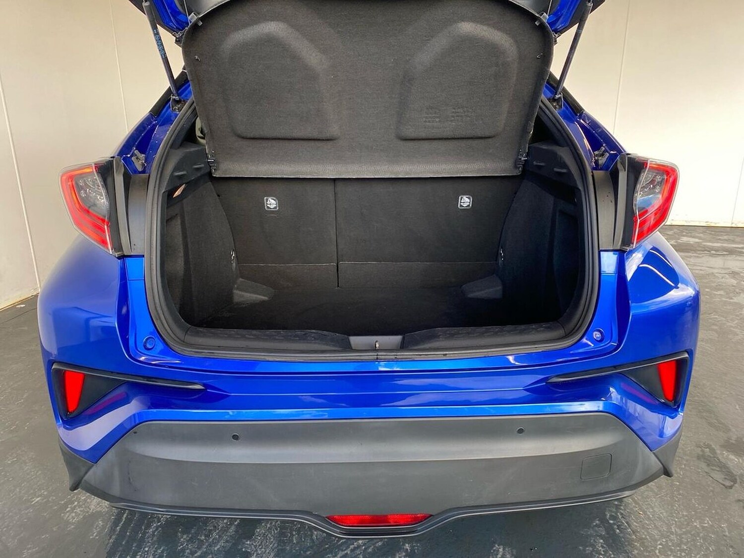 Used Toyota C-HR 2018 for sale - 76353679: Photo 17
