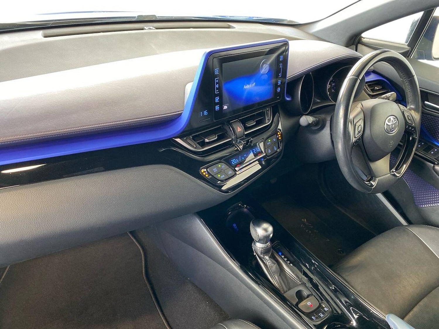 Used Toyota C-HR 2018 for sale - 76353679: Photo 7