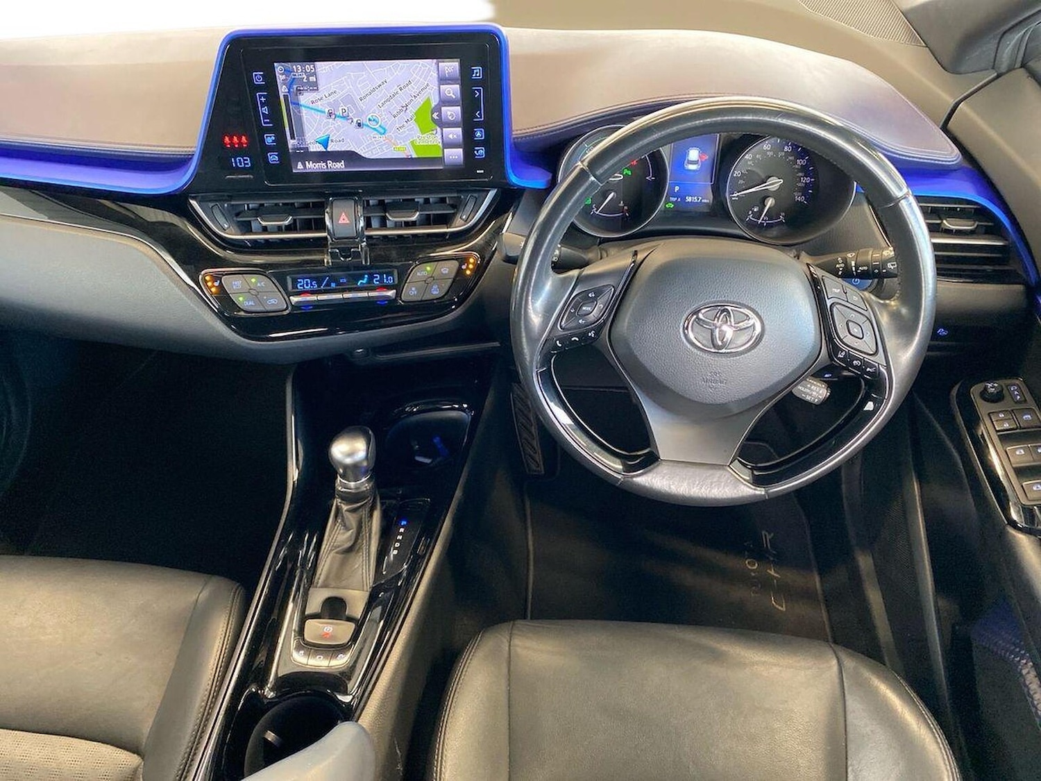 Used Toyota C-HR 2018 for sale - 76353679: Photo 9