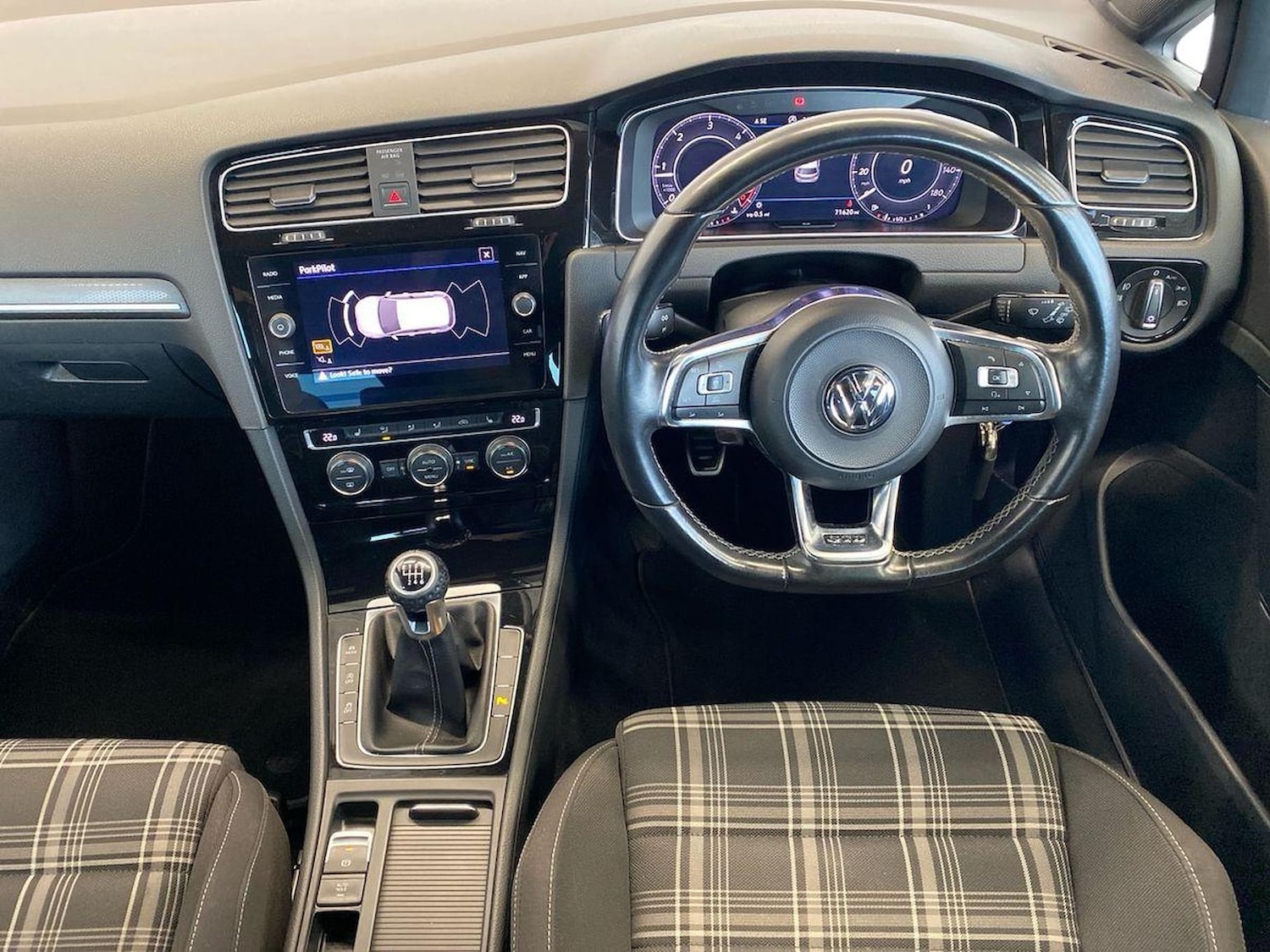 Used Volkswagen Golf 2018 for sale - 76970007: Photo 11