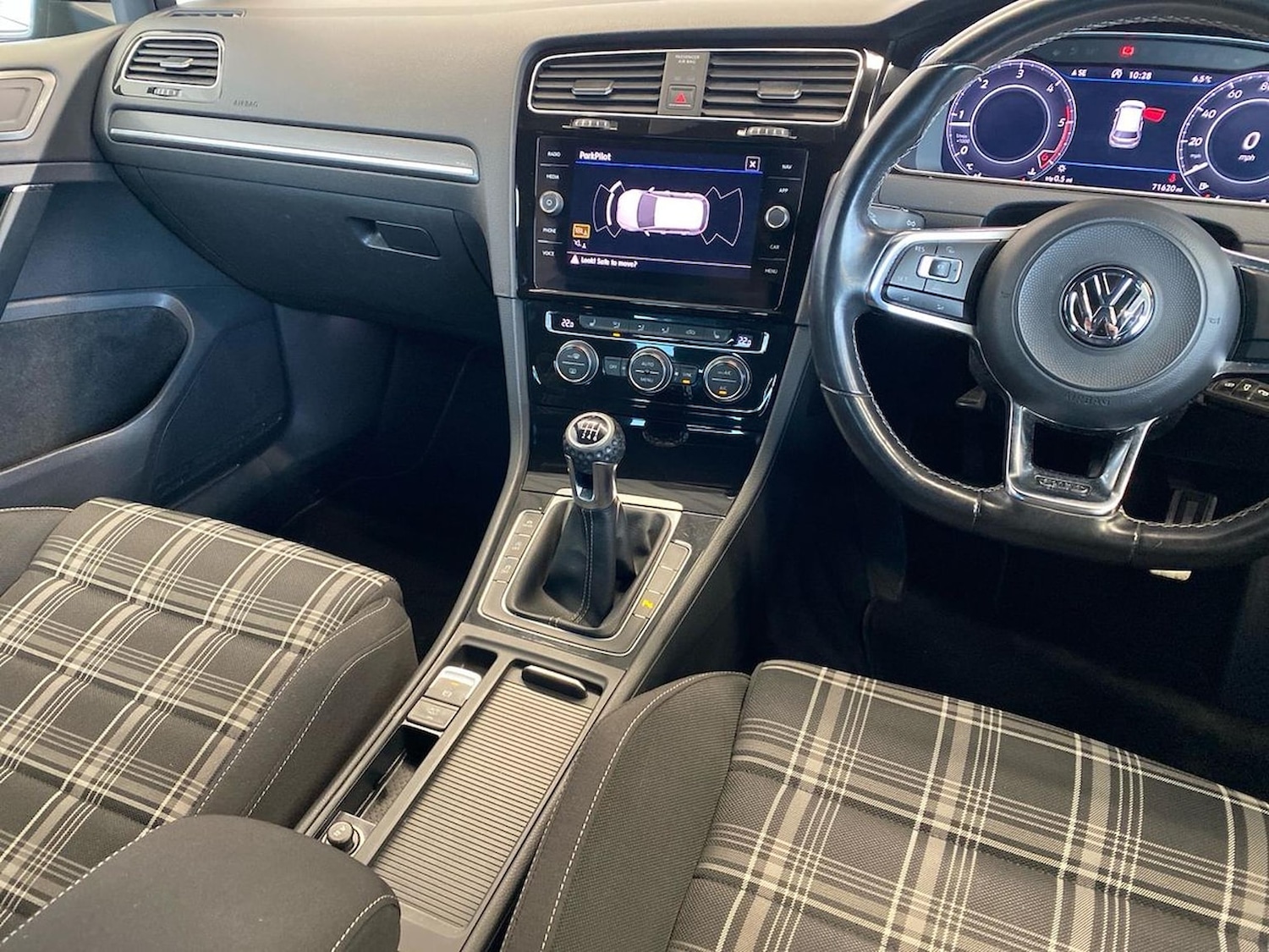 Used Volkswagen Golf 2018 for sale - 76970007: Photo 15