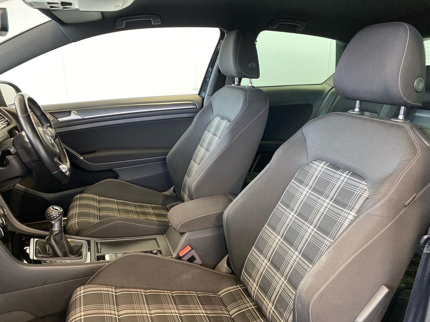 Used Volkswagen Golf 2018 for sale - 76970007: Photo 41