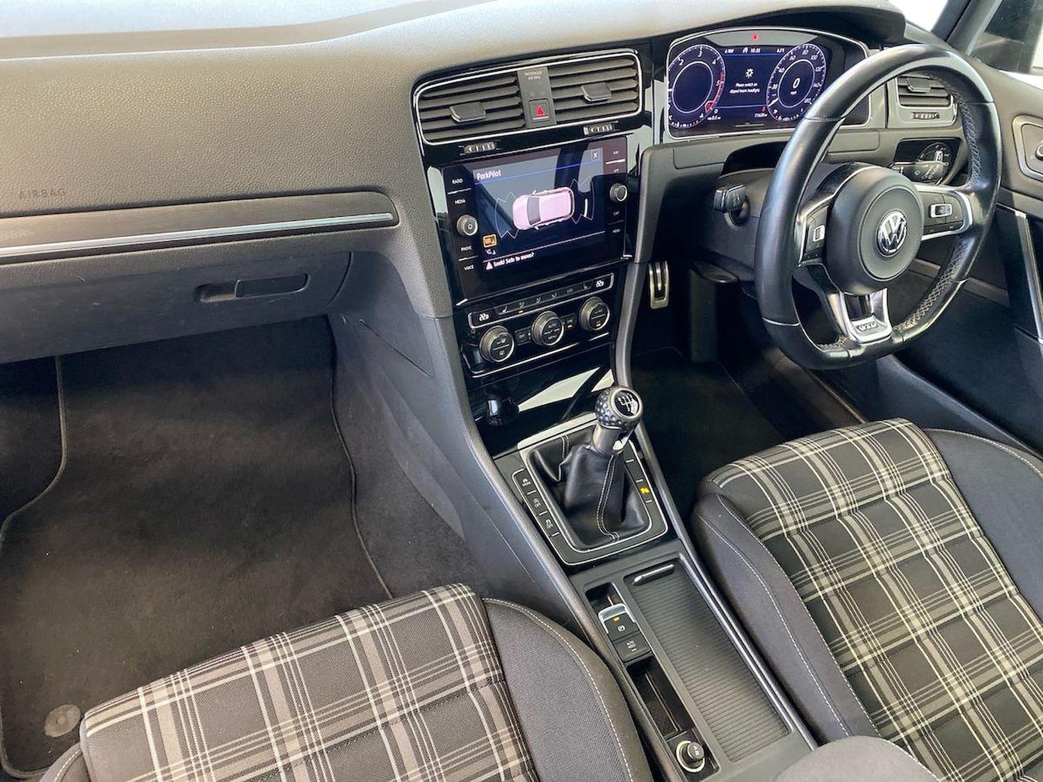 Used Volkswagen Golf 2018 for sale - 76970007: Photo 9