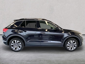 Used Volkswagen T-Roc 2022 for sale - 76418200: Photo