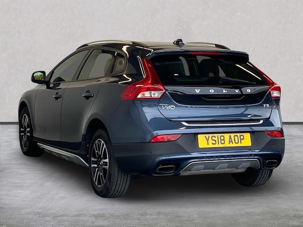 Used Volvo V40 2018 for sale - 76275113: Photo 2