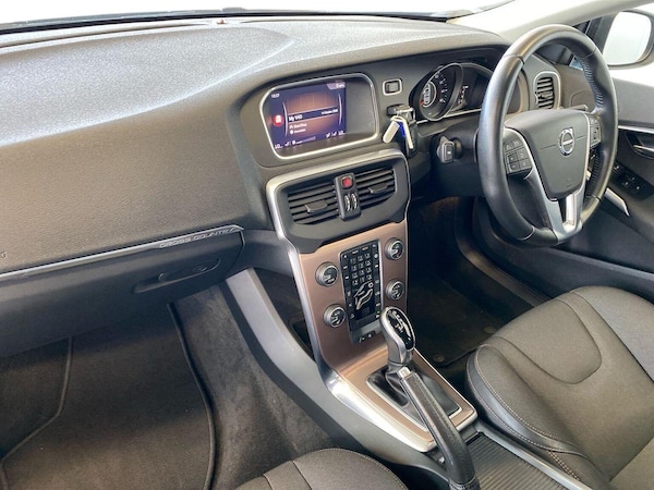 Used Volvo V40 2018 for sale - 76275113: Photo 7