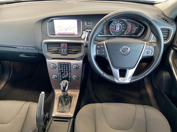 Used Volvo V40 2018 for sale - 76275113: Photo 9